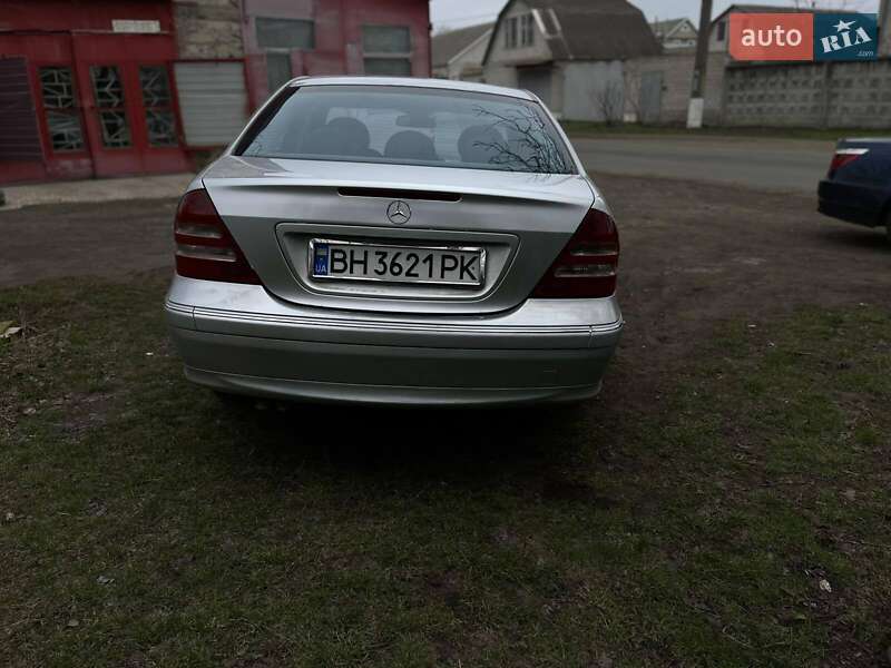 Седан Mercedes-Benz C-Class 2000 в Подольске