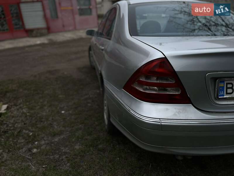 Седан Mercedes-Benz C-Class 2000 в Подольске