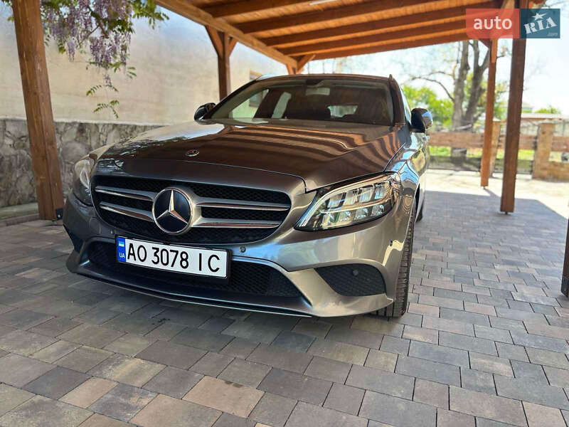 Универсал Mercedes-Benz C-Class 2018 в 