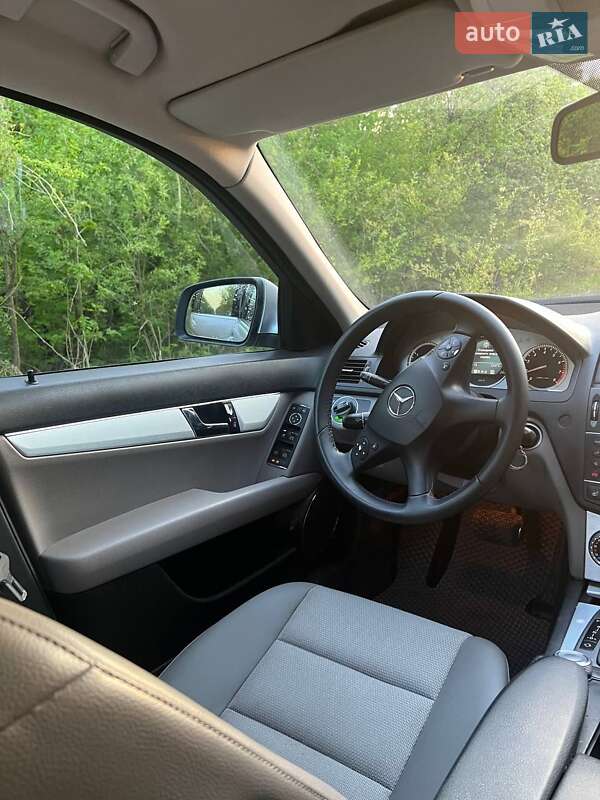 Седан Mercedes-Benz C-Class 2008 в Тернополе