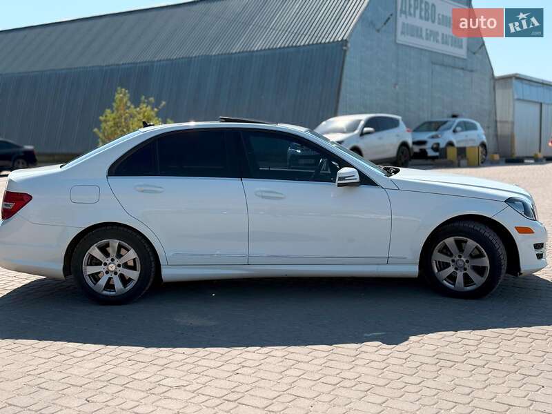 Седан Mercedes-Benz C-Class 2012 в Львове