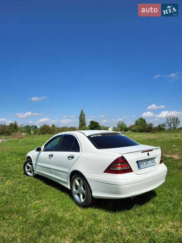Седан Mercedes-Benz C-Class 2004 в Ровно фото 5 Седан Mercedes-Benz C-Class 2004 в Ровно