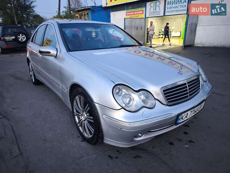 Седан Mercedes-Benz C-Class 2005 в Киеве