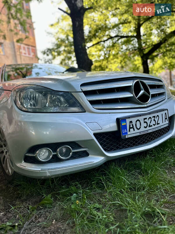 Универсал Mercedes-Benz C-Class 2012 в Ужгороде