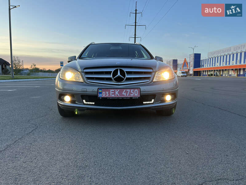 Универсал Mercedes-Benz C-Class 2010 в 