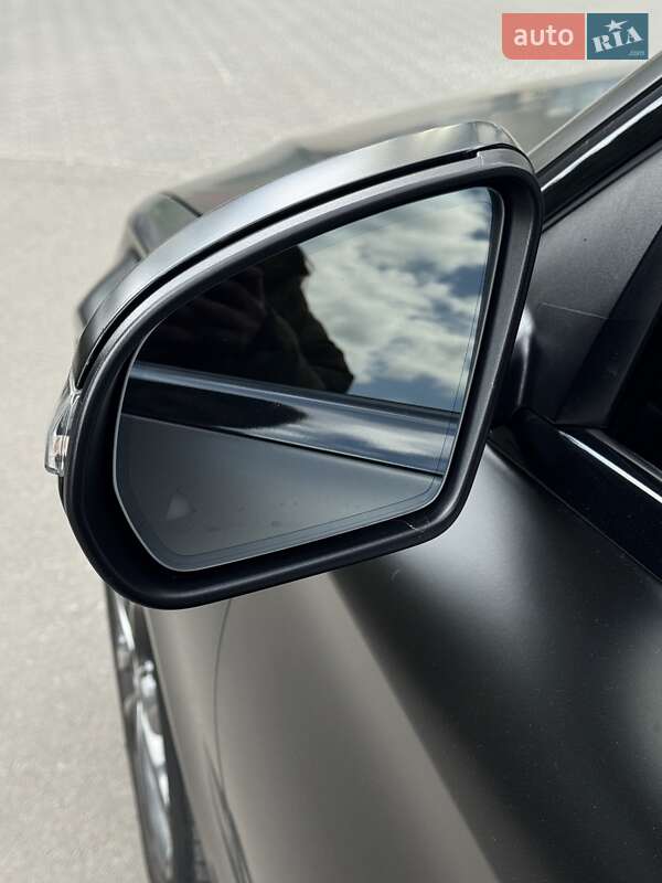 Седан Mercedes-Benz C-Class 2017 в Киеве