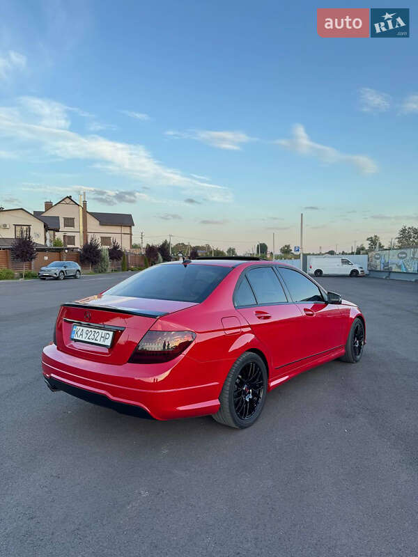 Седан Mercedes-Benz C-Class 2014 в Киеве