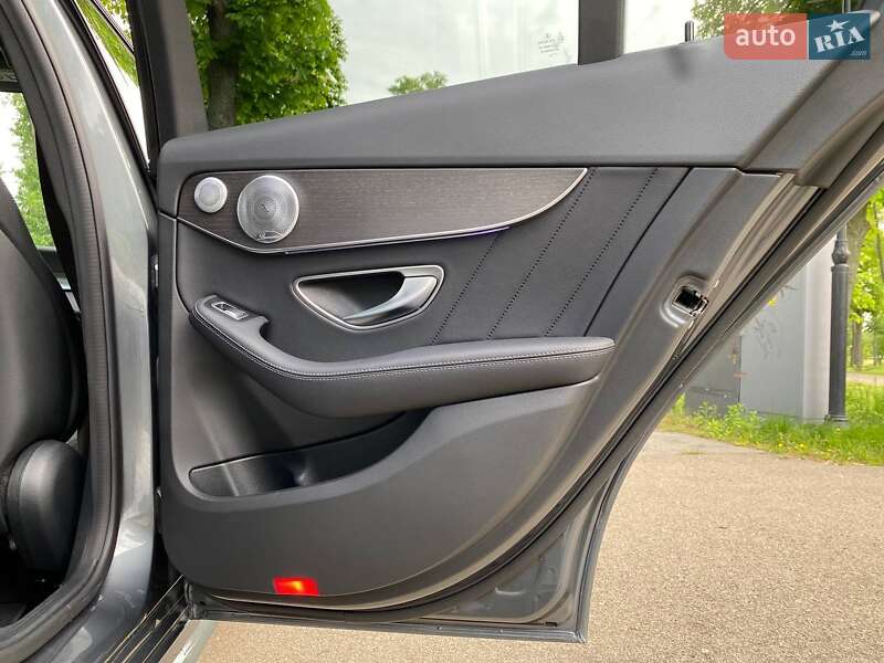 Универсал Mercedes-Benz C-Class 2018 в Киеве