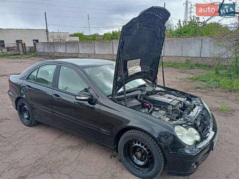 Седан Mercedes-Benz C-Class 2004 в Чернигове