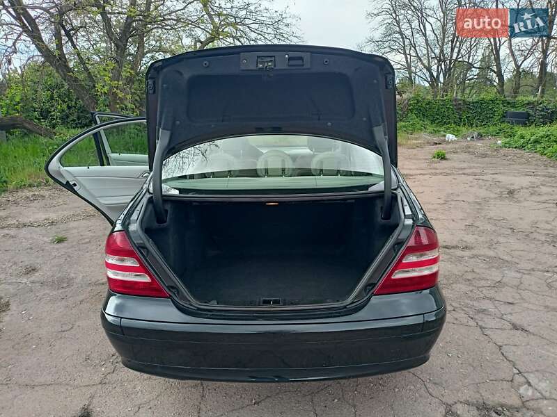 Седан Mercedes-Benz C-Class 2004 в Чернигове