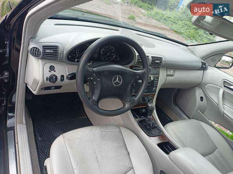 Седан Mercedes-Benz C-Class 2004 в Чернигове