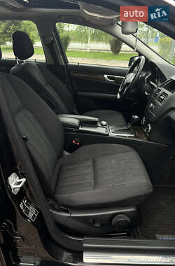 Універсал Mercedes-Benz C-Class 2010 в 