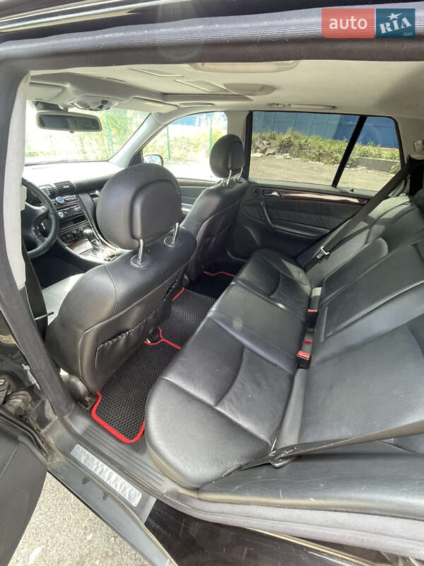 Универсал Mercedes-Benz C-Class 2002 в Киеве
