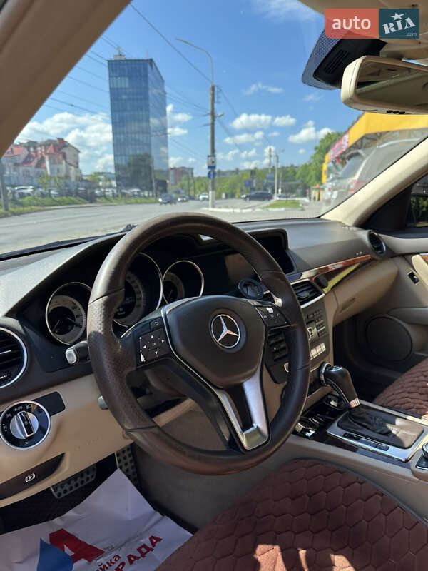 Седан Mercedes-Benz C-Class 2012 в Тернополе