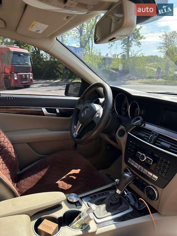Седан Mercedes-Benz C-Class 2012 в Тернополе