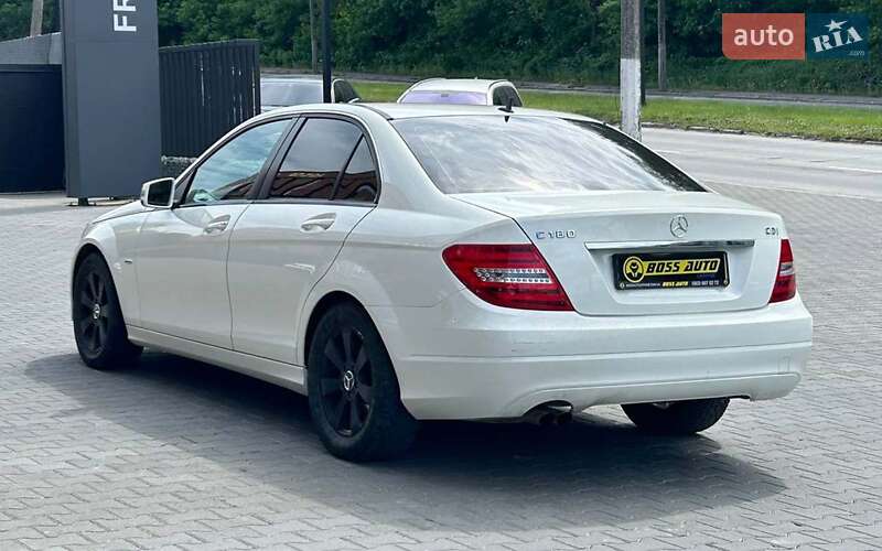Седан Mercedes-Benz C-Class 2011 в Чернівцях