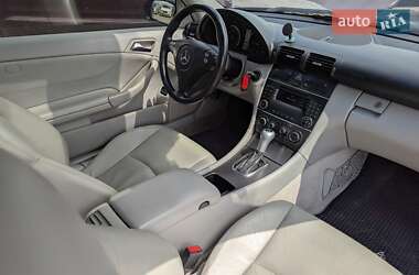 Купе Mercedes-Benz C-Class 2005 в 