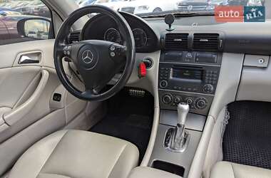 Купе Mercedes-Benz C-Class 2005 в 