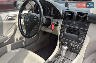 Купе Mercedes-Benz C-Class 2005 в 