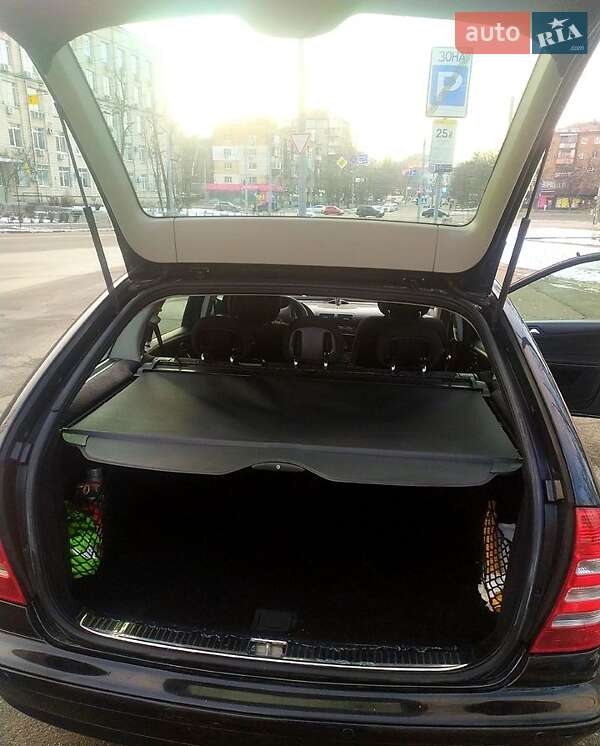 Универсал Mercedes-Benz C-Class 2006 в Киеве