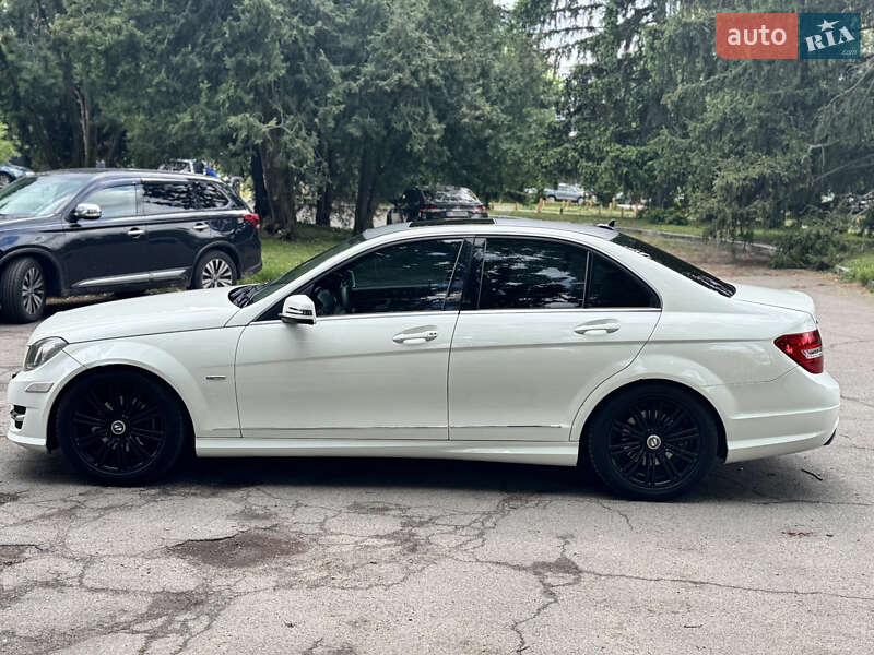 Седан Mercedes-Benz C-Class 2012 в Києві
