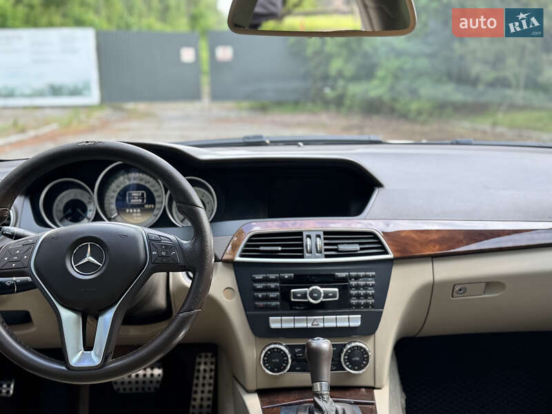 Седан Mercedes-Benz C-Class 2012 в Києві