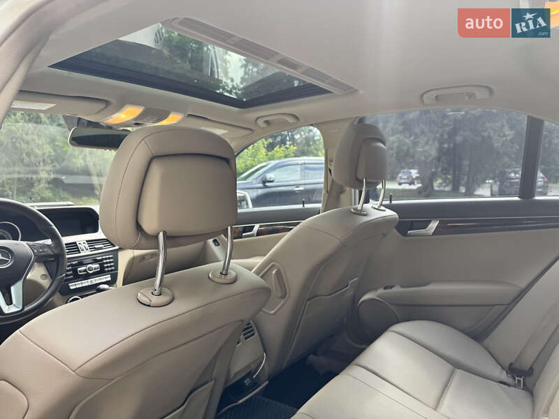 Седан Mercedes-Benz C-Class 2012 в Києві