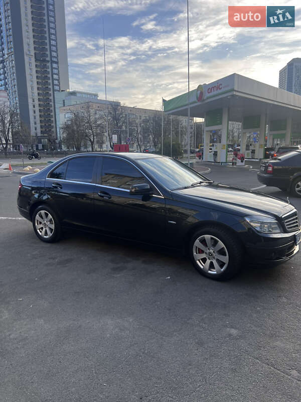 Седан Mercedes-Benz C-Class 2010 в 