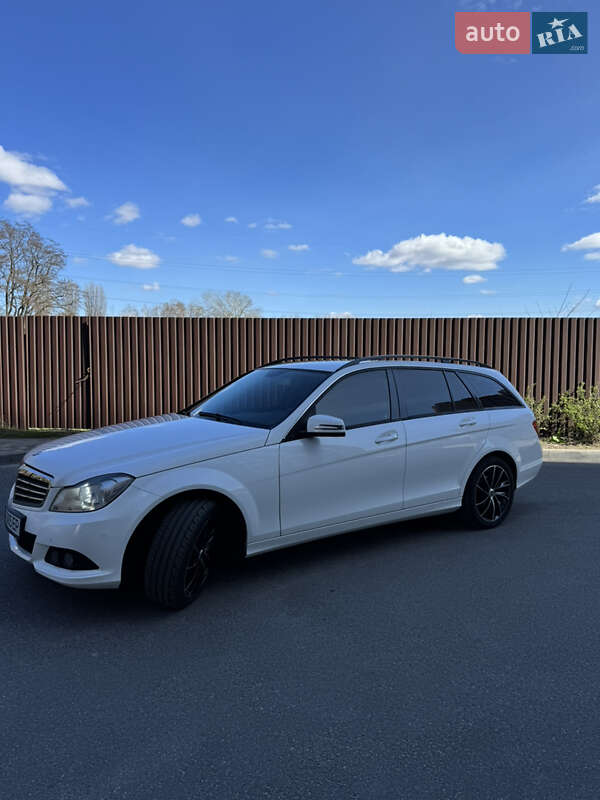 Универсал Mercedes-Benz C-Class 2012 в Чернигове