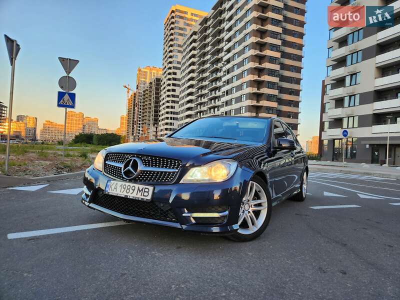 Седан Mercedes-Benz C-Class 2012 в Києві
