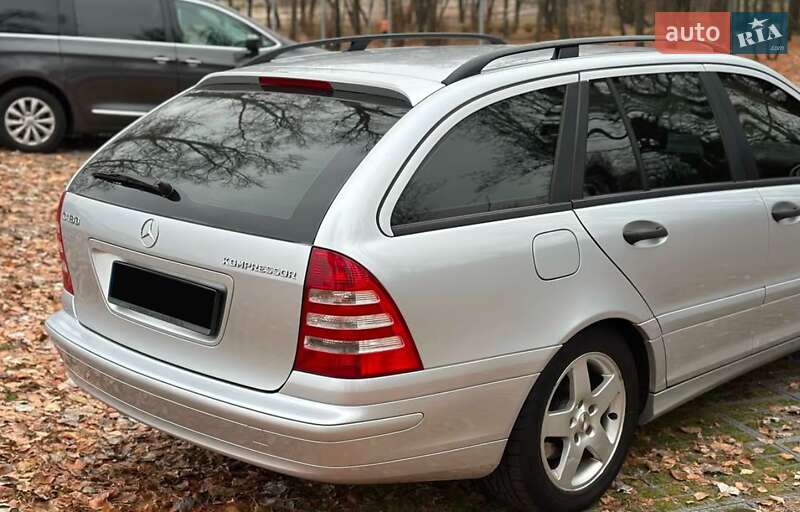 Універсал Mercedes-Benz C-Class 2005 в Дніпрі