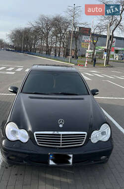 Седан Mercedes-Benz C-Class 2005 в 