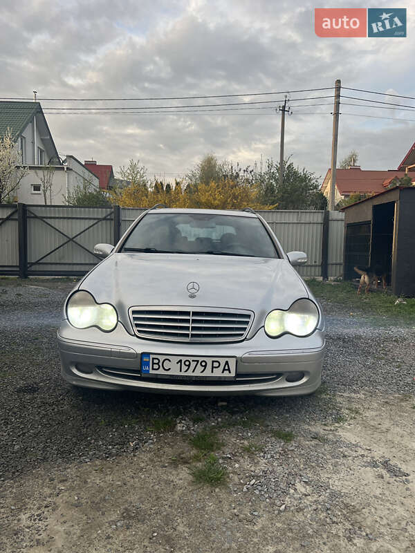 Універсал Mercedes-Benz C-Class 2002 в 