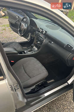Універсал Mercedes-Benz C-Class 2002 в 