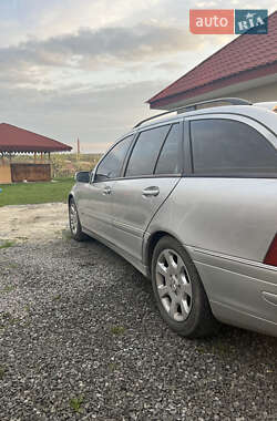 Універсал Mercedes-Benz C-Class 2002 в 