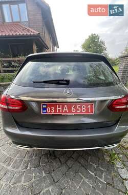 Універсал Mercedes-Benz C-Class 2017 в 