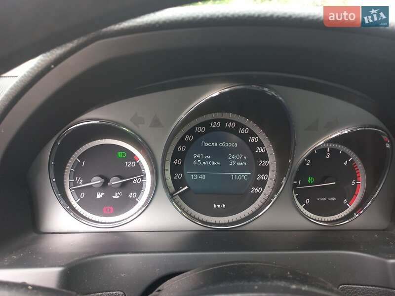 Седан Mercedes-Benz C-Class 2010 в Бучачі