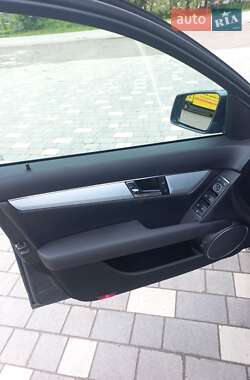 Седан Mercedes-Benz C-Class 2010 в 