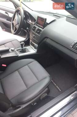 Седан Mercedes-Benz C-Class 2010 в 