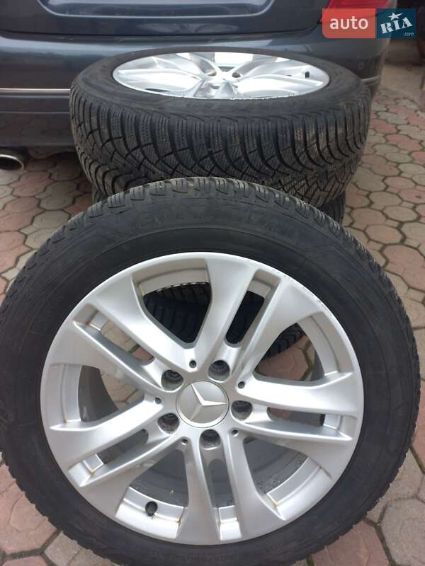 Седан Mercedes-Benz C-Class 2010 в Бучачі