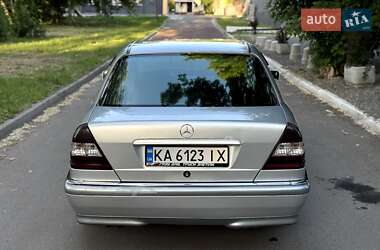 Седан Mercedes-Benz C-Class 2000 в 