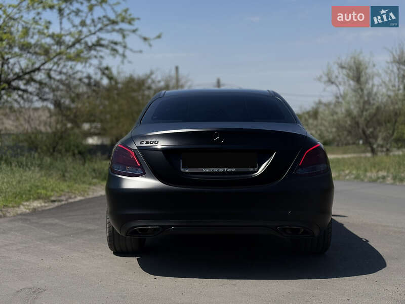 Седан Mercedes-Benz C-Class 2017 в Дніпрі