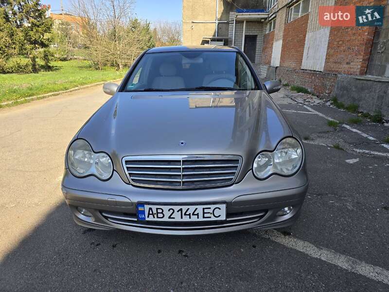 Седан Mercedes-Benz C-Class 2005 в 