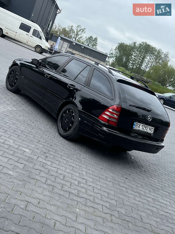 Универсал Mercedes-Benz C-Class 2002 в Зборове
