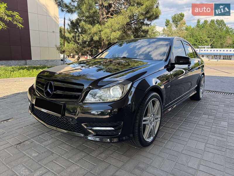 Седан Mercedes-Benz C-Class 2009 в 
