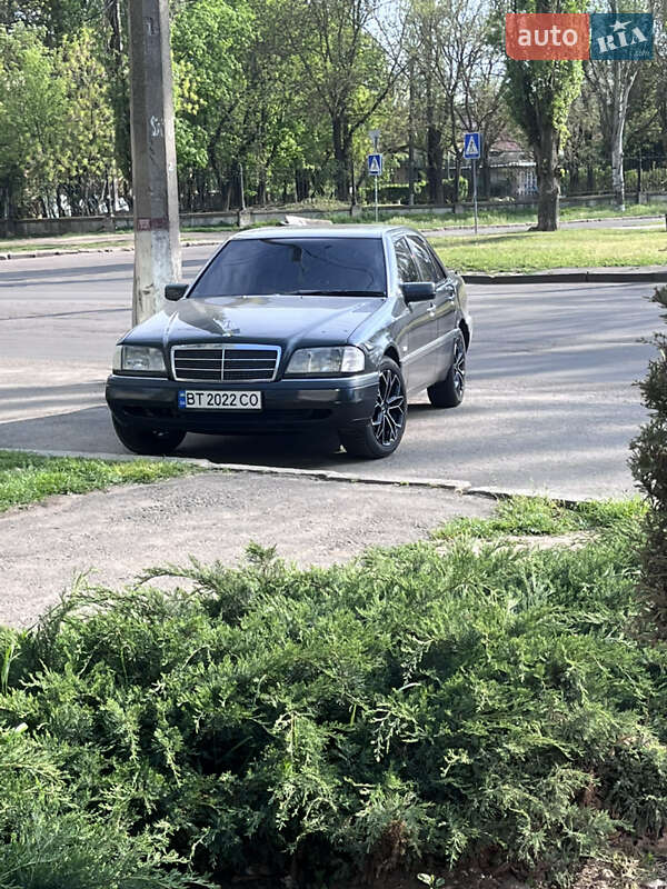 Седан Mercedes-Benz C-Class 1997 в Херсоне