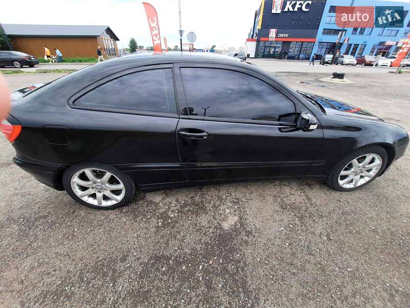 Купе Mercedes-Benz C-Class 2002 в Киеве