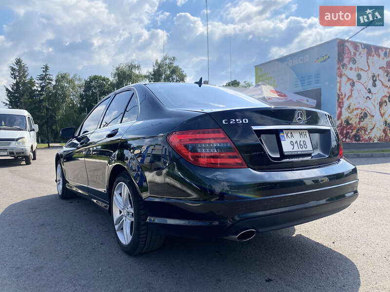 Седан Mercedes-Benz C-Class 2012 в Лубнах