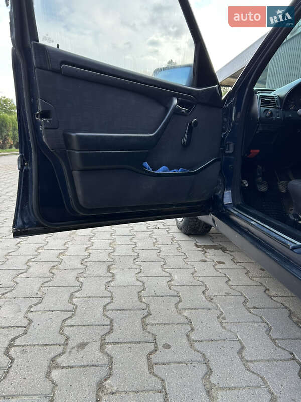 Седан Mercedes-Benz C-Class 1996 в Чернівцях