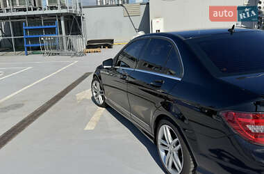 Купе Mercedes-Benz C-Class 2010 в 